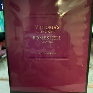 New in box and packaging Victoria Secret Bombshell perfume 3.4 FL oz